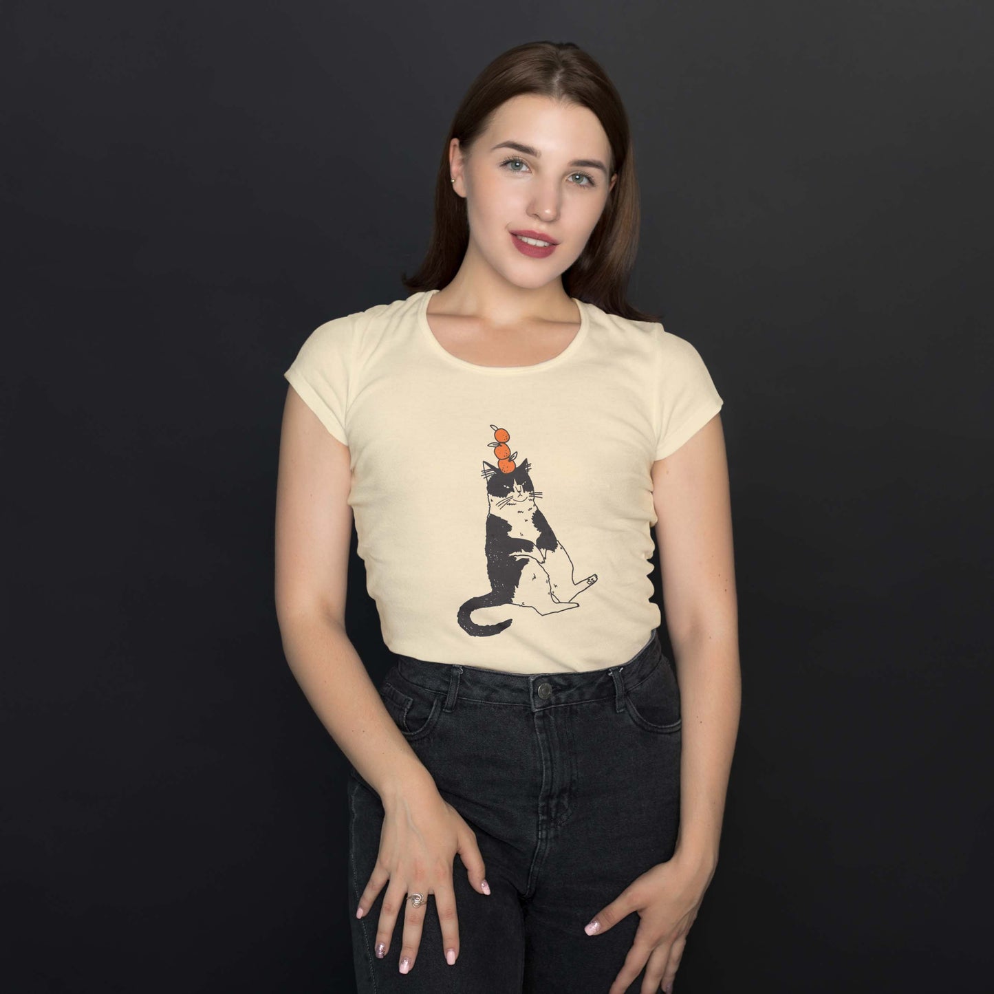 Camiseta Baby Look "Gatinho Equilibrista"